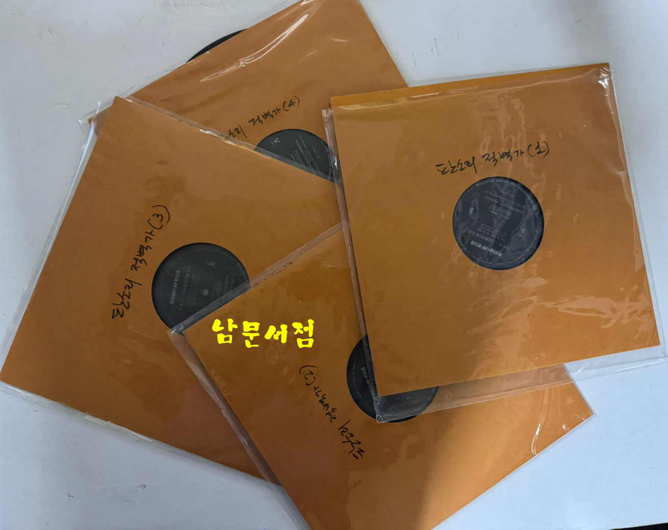뿌리깊은나무 판소리 심청가 5LP, 적벽가 4LP, 수궁가 3LP, 흥보가 4LP, 춘향가 6LP / LP22장 / 아쉽게 자켓은 다시만든것, / 사진의 상품이 전부 입니다.